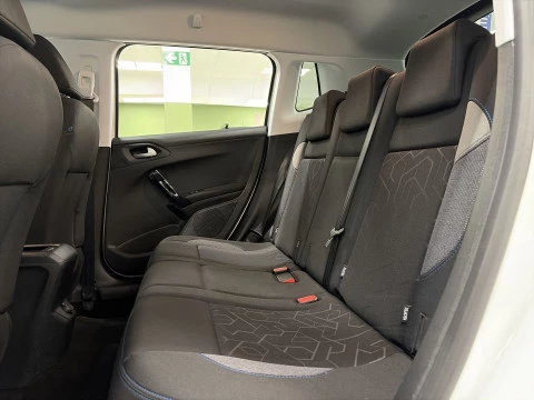 Peugeot 2008 PureTech 110 SANDS Signature 81 kW (110 CV)