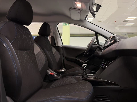 Peugeot 2008 PureTech 110 SANDS Signature 81 kW (110 CV)