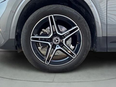 Mercedes-Benz GLA  250 e