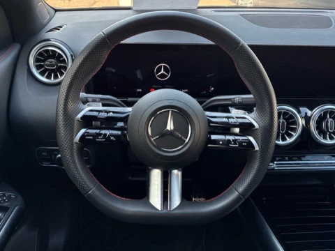 Mercedes-Benz GLA  250 e