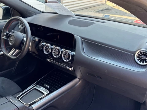 Mercedes-Benz GLA  250 e