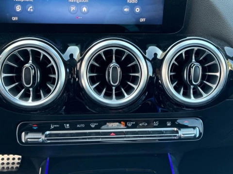 Mercedes-Benz GLA  250 e