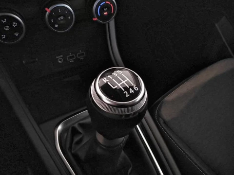 Renault Captur   TCe Equilibre 67kW