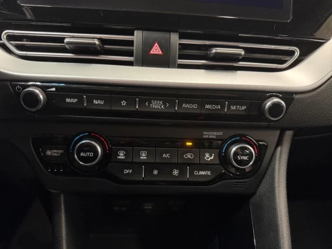 Kia Niro 1.6 GDi HEV 104kW (141CV) Drive