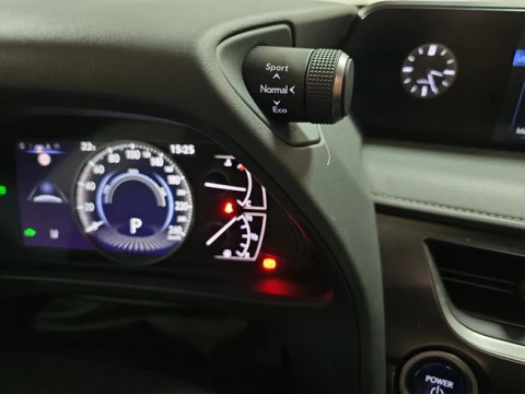 Lexus UX 2.0 250h Business