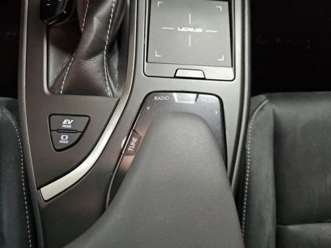 Lexus UX 2.0 250h Business