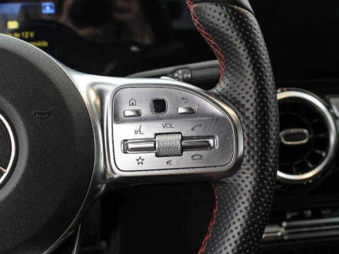 Mercedes-Benz GLA GLA 180