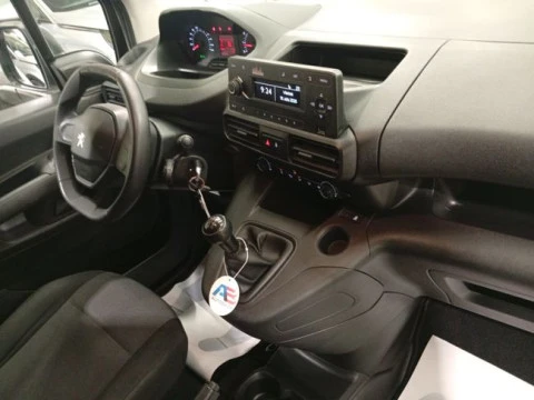 Peugeot Partner Pro Standard 600kg BlueHDi 100 CV 
