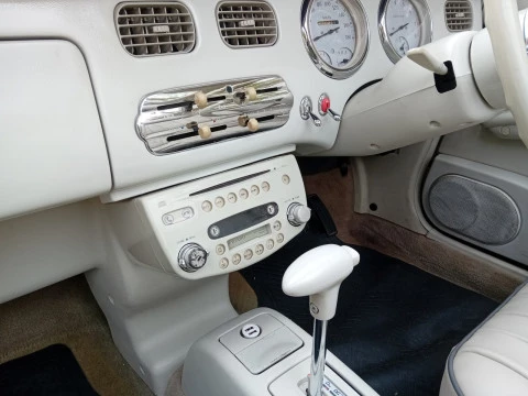 Nissan Figaro .