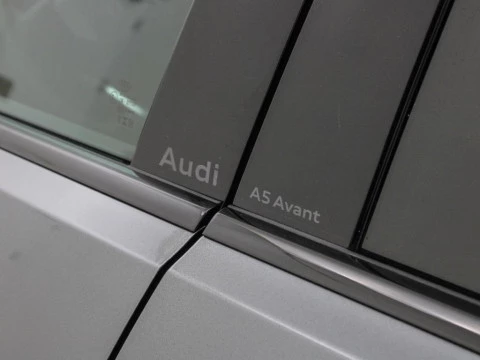 Audi A5 2.0 PHEV E-HYBRID QUA 220 BUSINESS AVANT 299 5P