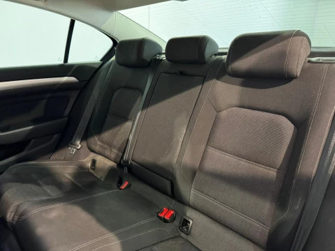 Volkswagen Passat 2.0TDI ADVANCE DSG6 110KW