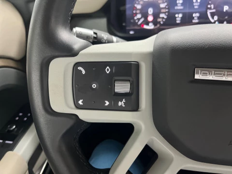 Land Rover Defender 3.0 D250 SE 110 Auto 4WD MHEV