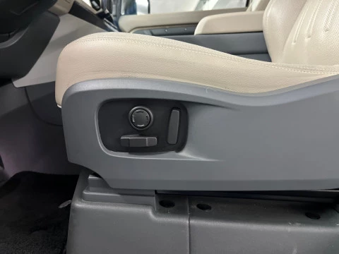 Land Rover Defender 3.0 D250 SE 110 Auto 4WD MHEV