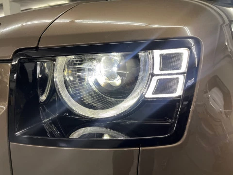 Land Rover Defender 3.0 D250 SE 110 Auto 4WD MHEV