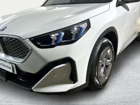 BMW iX2 xDrive30