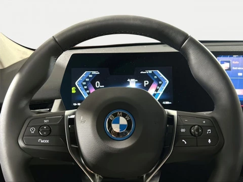 BMW iX2 xDrive30