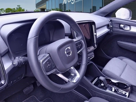 Volvo XC40 1.5 T5 Recharge PHEV Plus Dark Auto