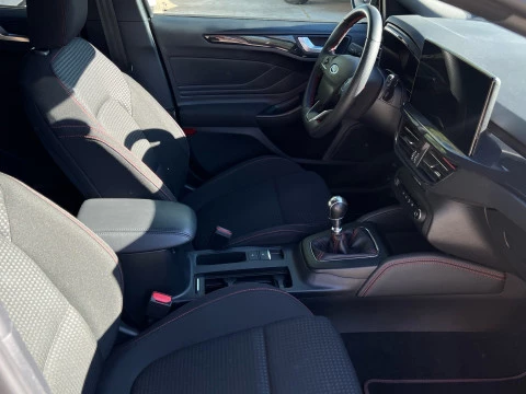 Ford Focus 1.0 Ecoboost MHEV 114kW ST-Line X