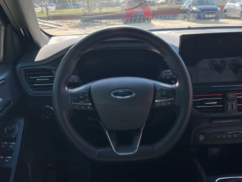 Ford Focus 1.0 Ecoboost MHEV 114kW ST-Line X