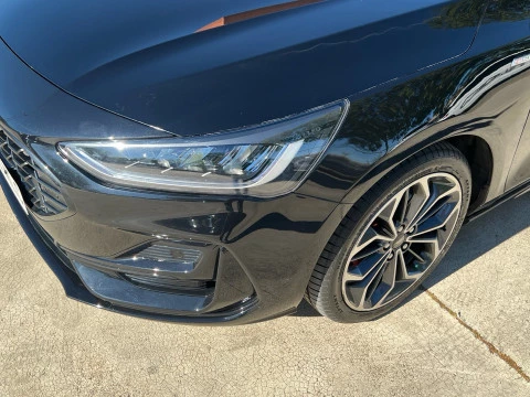 Ford Focus 1.0 Ecoboost MHEV 114kW ST-Line X