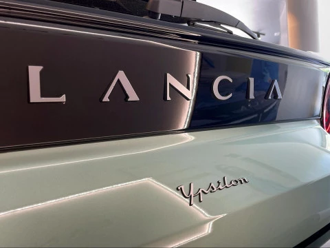 Lancia Ypsilon Ypsilon LX Elettrica 54kWh 115kW (156CV)
