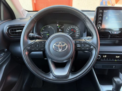 Toyota Yaris 120H Active Tech 85 kW (116 CV)