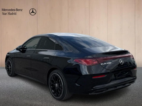 Mercedes-Benz CLA  250+ con tecnologia EQ