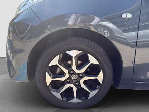 Toyota Aygo 1.0 70 x-play