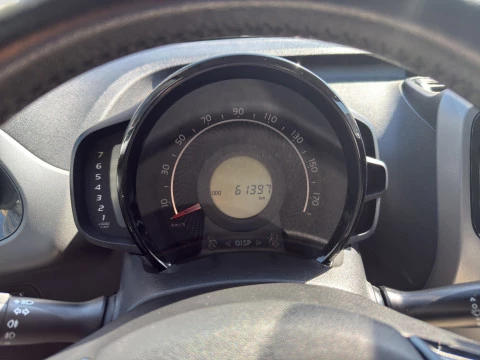 Toyota Aygo 1.0 70 x-play