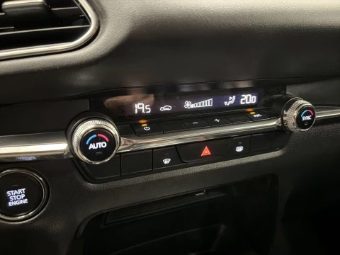 Mazda CX-30 2.0 Skyactiv-G Zenith 2WD AT 90 kW (122 CV)