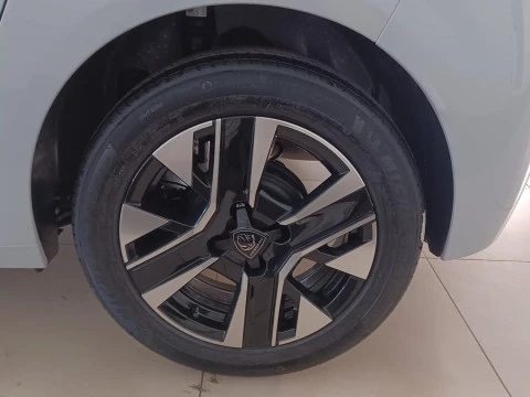 Peugeot 208 Allure Gasolina 100 S&S 6 Vel. MAN