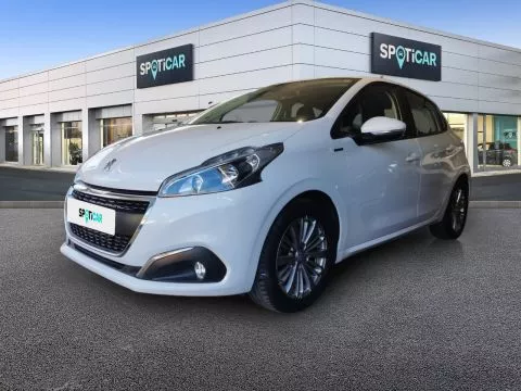 Peugeot 208 5P Signature 1.2L PureTech 60KW (82CV) Peugeot 208 5P Signature 1.2L PureTech 60KW (82CV)
