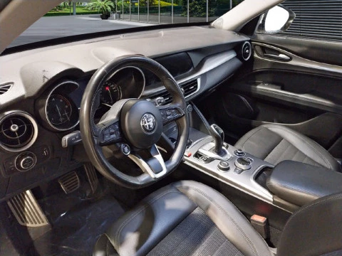 Alfa Romeo Stelvio 2.2 Diésel 140kW (190CV) Sprint RWD