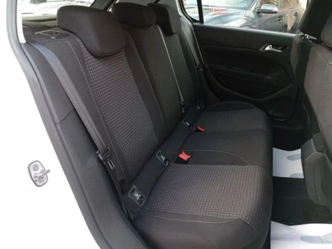 Peugeot 308 5P Active Pack BlueHDi 130 S&S EAT8