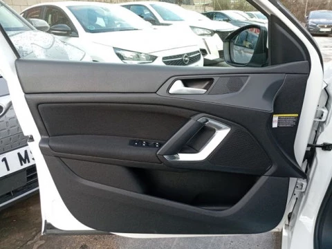 Peugeot 308 5P Active Pack BlueHDi 130 S&S EAT8