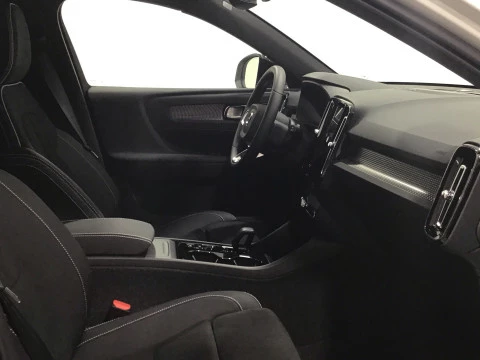 Volvo XC40 XC40 Plus, B3 Mild hybrid, Gasolina, Dark