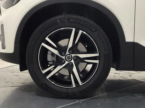 Volvo XC40 XC40 Plus, B3 Mild hybrid, Gasolina, Dark