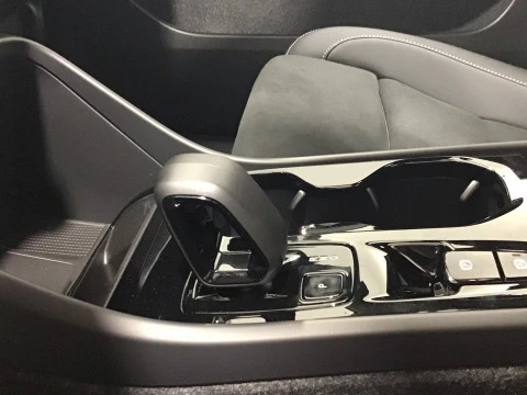 Volvo XC40 XC40 Plus, B3 Mild hybrid, Gasolina, Dark