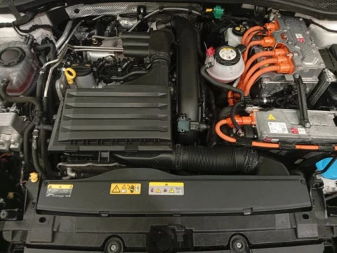Seat Nuevo León SP 1.4 e-Hybrid DSG S&S FR Go L