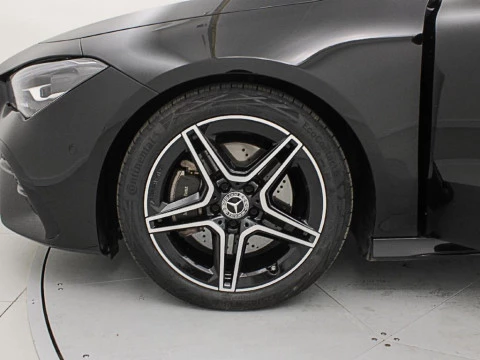 Mercedes-Benz CLA 1.3 CLA 200 MHEV DCT 163 4P