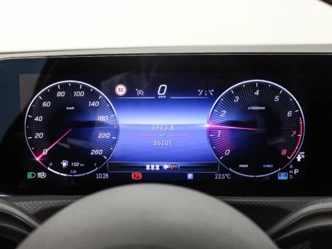 Mercedes-Benz CLA 1.3 CLA 200 MHEV DCT 163 4P