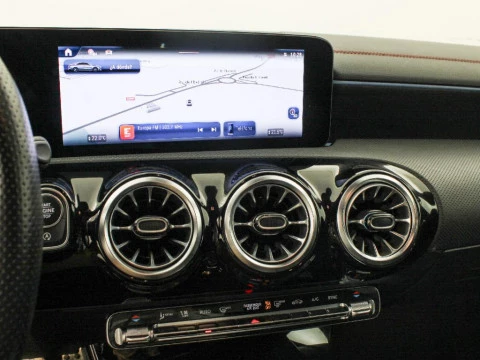 Mercedes-Benz CLA 1.3 CLA 200 MHEV DCT 163 4P