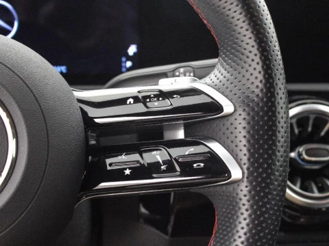 Mercedes-Benz CLA 1.3 CLA 200 MHEV DCT 163 4P