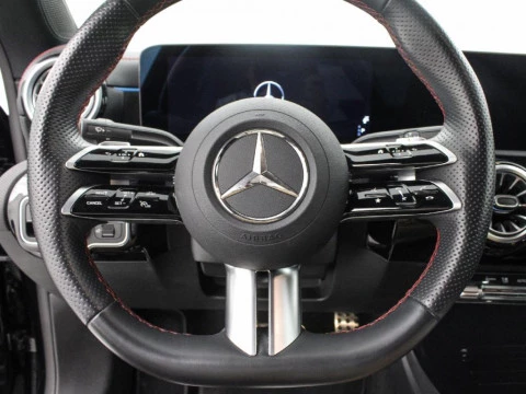 Mercedes-Benz CLA 1.3 CLA 200 MHEV DCT 163 4P