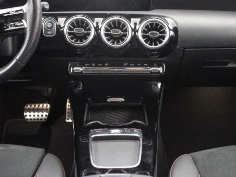 Mercedes-Benz CLA 1.3 CLA 200 MHEV DCT 163 4P