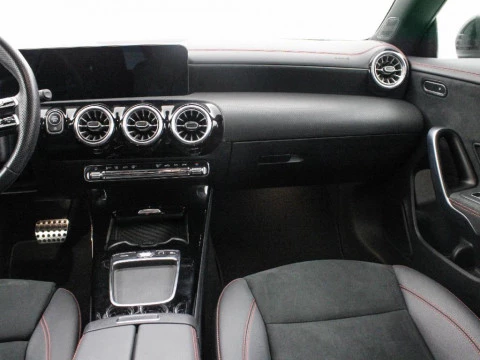 Mercedes-Benz CLA 1.3 CLA 200 MHEV DCT 163 4P