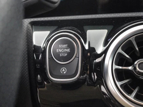 Mercedes-Benz CLA 1.3 CLA 200 MHEV DCT 163 4P