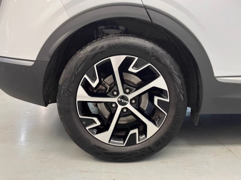 Kia Sportage 1.6 T-GDi MHEV 118kW (160CV) Drive 17