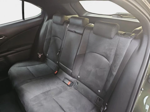 Lexus UX 2.0 300h UX Plus