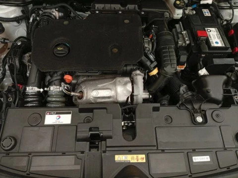 Citroën C4 BlueHDi 130 S&S EAT8 Feel Pack